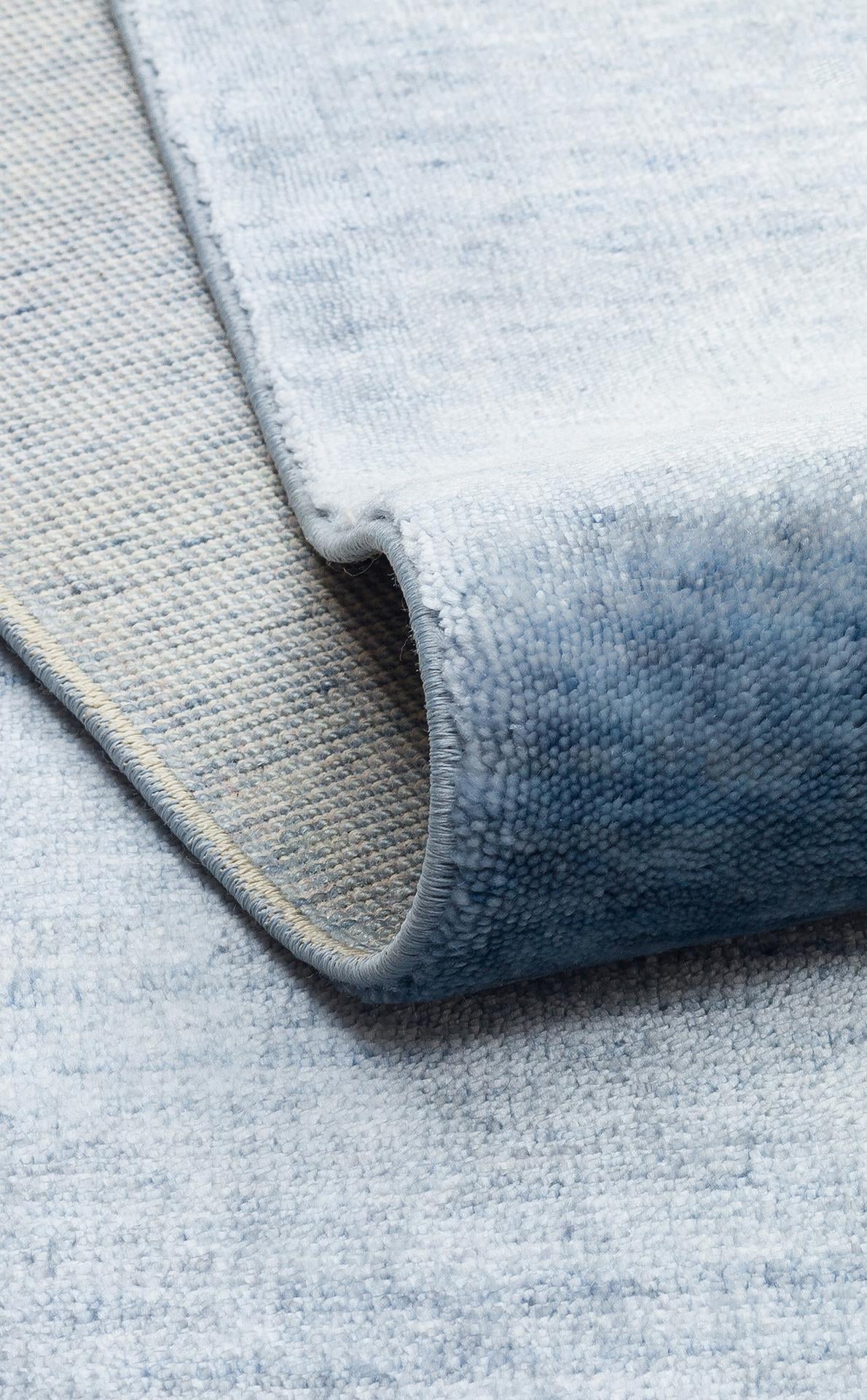 GESSI GES PLAIN SKY BLUE  Özel Hav Vermeyen ve Kolay Temizlenebilir Tencel Kullanılarak El Emeği ile Özel Tezgahlarda Üretilen Modern Kara Tezgah Halısı
