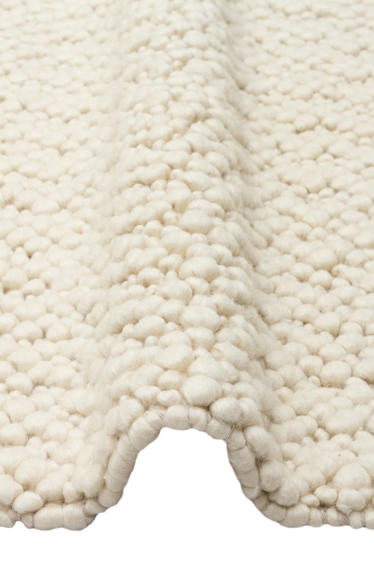 JADE JD 06 CREAM  Yün ile Üretilen Örme El Halısı