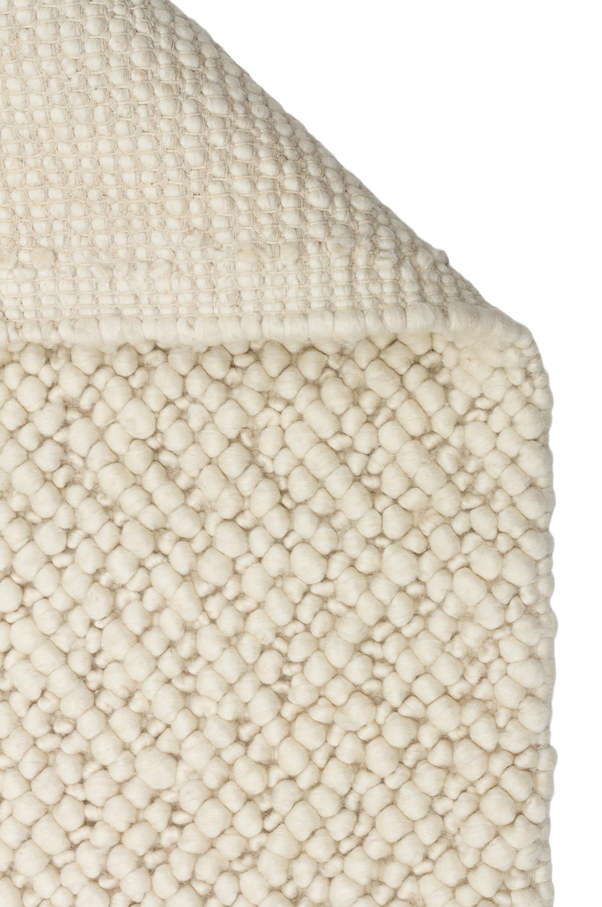 JADE JD 06 CREAM  Yün ile Üretilen Örme El Halısı