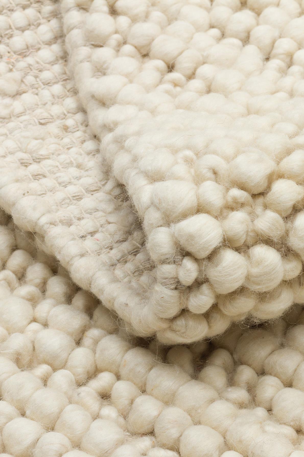 JADE JD 06 CREAM  Yün ile Üretilen Örme El Halısı