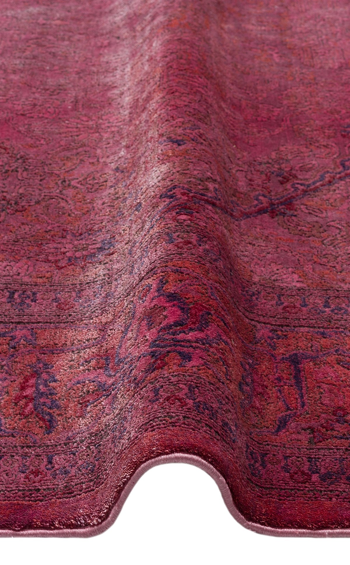 LAHOR LHR 02 FUSCHIA  Özel Boyama İşlemi İle Üretilen Yüksek Alçak Dokuya Sahip Zengin Renkli Şık Salon Halısı