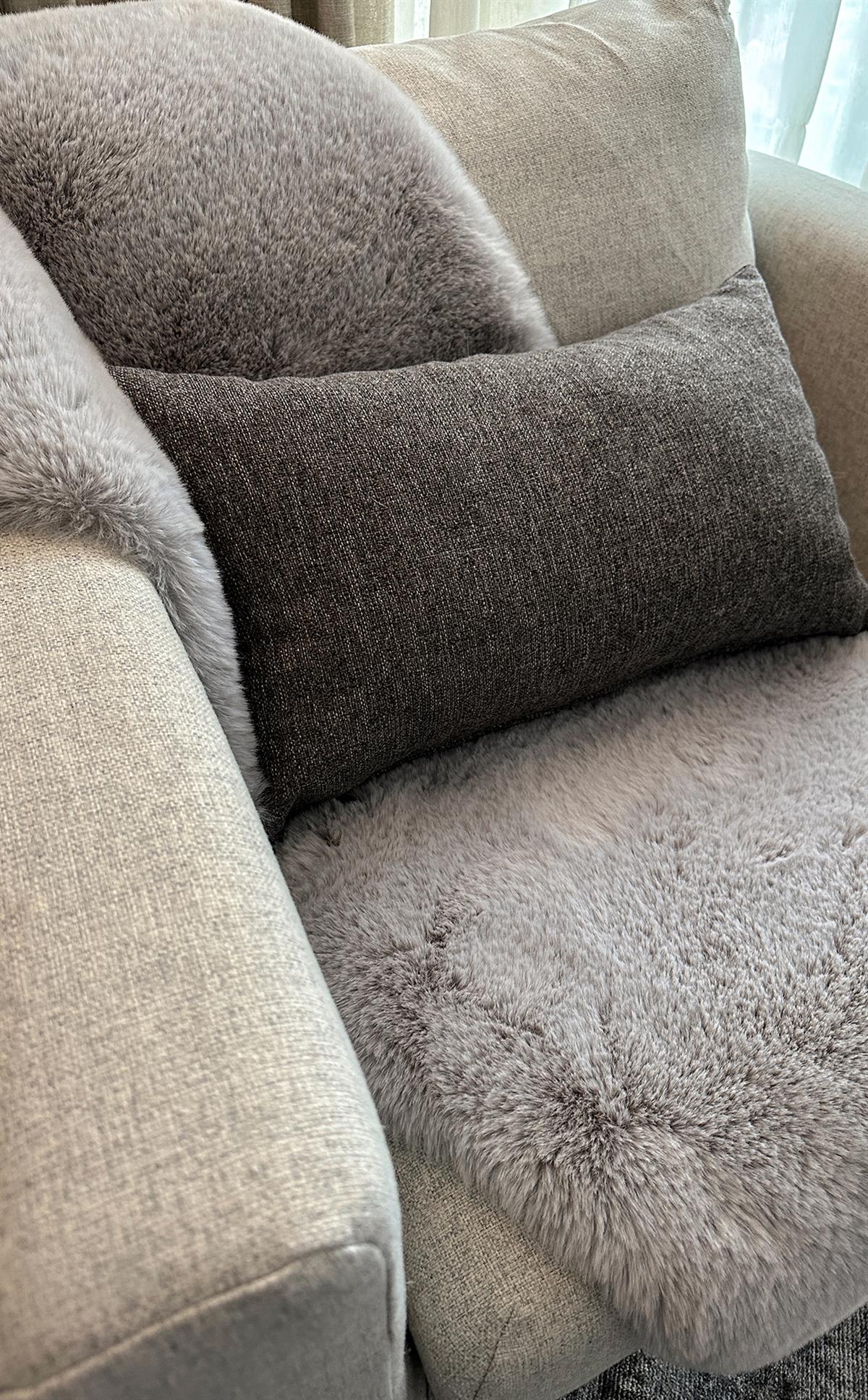 MOLLIS THROW MLS THROW SILVER  Yumuşak Dokulu Uzun Tüylü Yıkanabilir Tavşan Postu