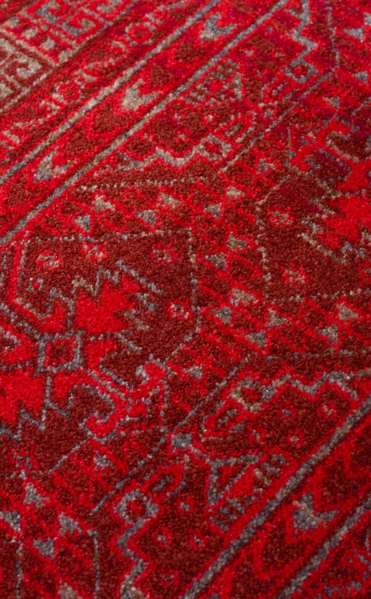 PIETRA PTA 17 RED  Sıcak Renk Tonlarını Etnik Desenler ile Buluşturan Yumuşak Tuşeli Makine Halısı