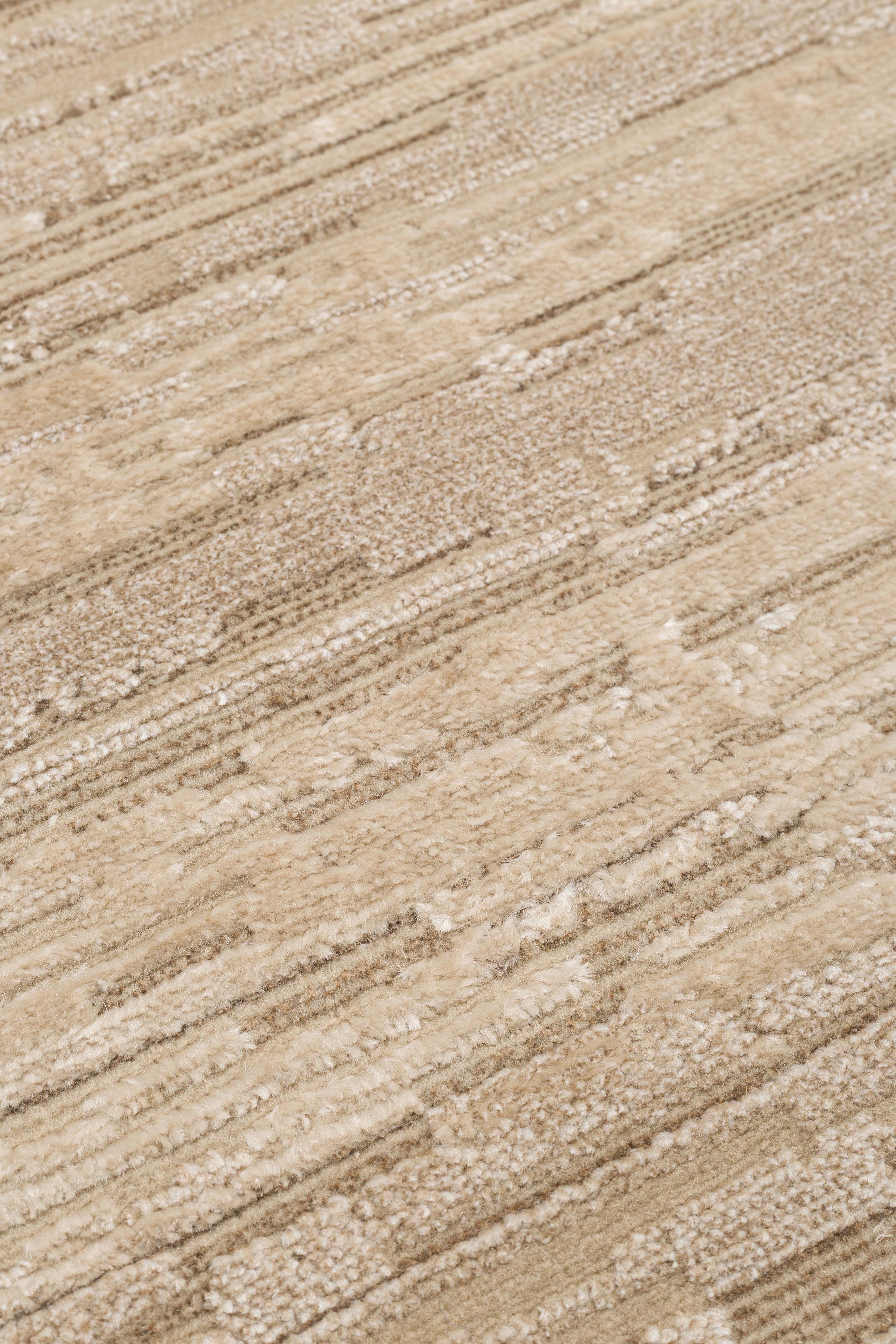 RIVERA RVR 01 BEIGE  Modern ve Klasik Desenli Yüksek Alçak Çift Boyutlu Dokumaya Sahip Yumuşak Tuşeli Makine Halısı