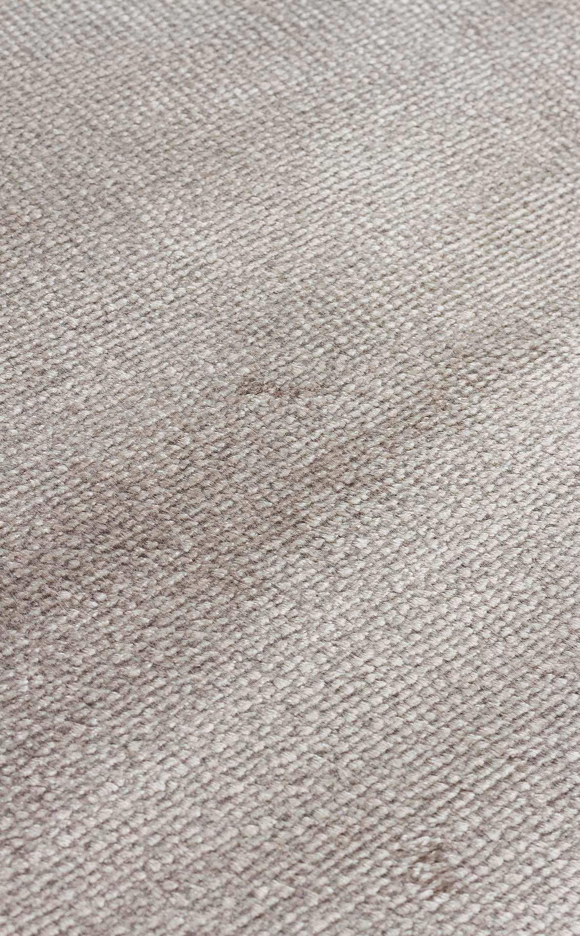 VELVET VT PLAIN SILVER  Düz Renk El Emeği ile Özel Tezgahlarda Üretilen Viskon Uşak Halısı
