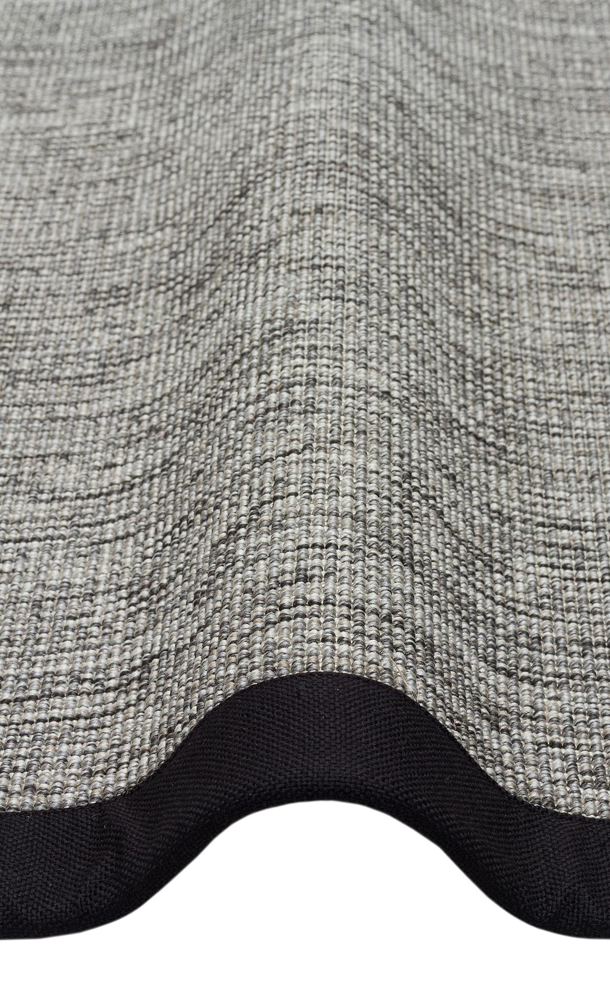 VENTURA SISAL VNT 2705 GREY BRD BLACK  İç ve Dış Mekan Kullanımına Uygun Hav Vermeyen Kolay Temizlenebilir Sisal Görünümlü Halı
