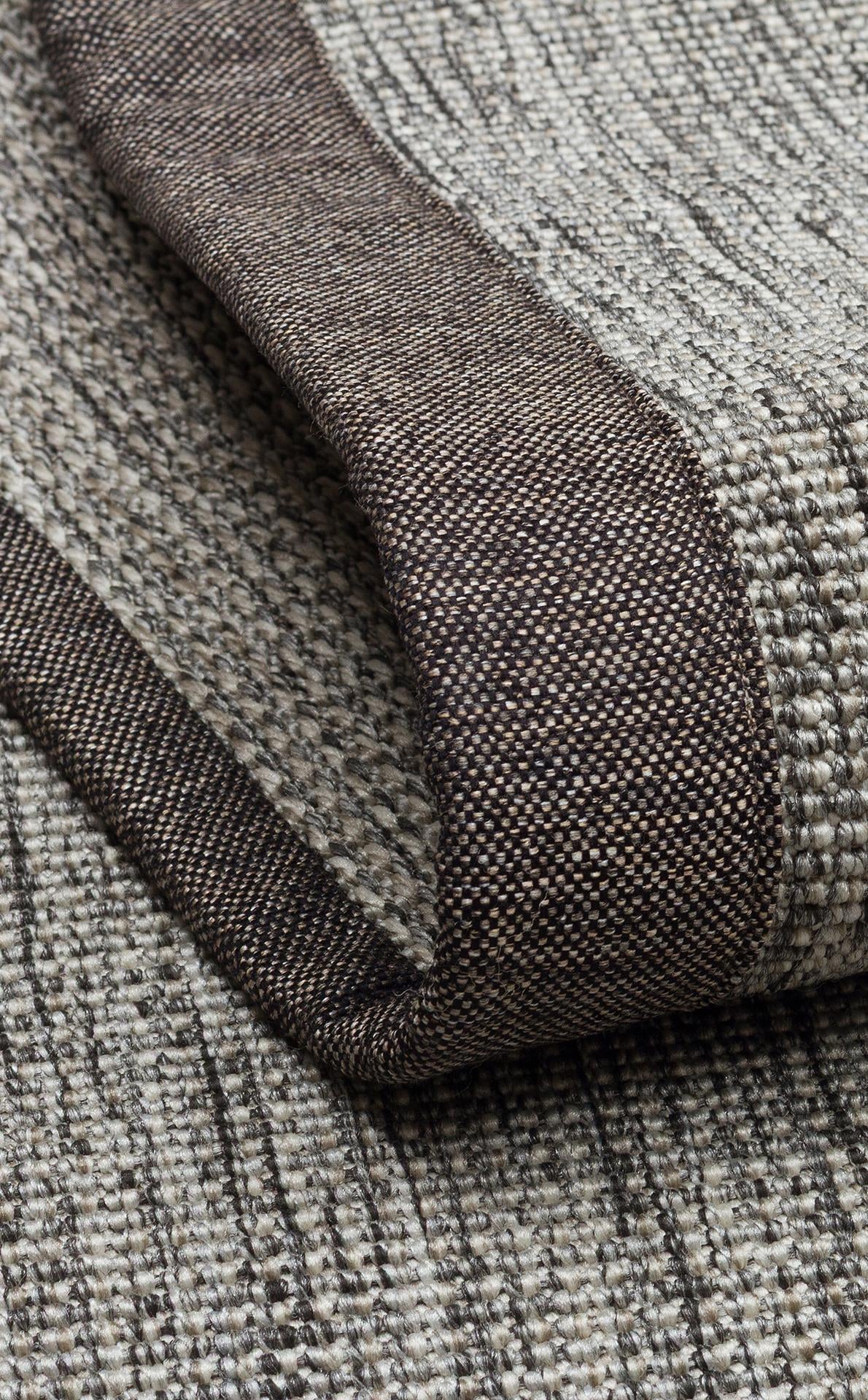 VENTURA SISAL VNT 2705 GREY BRD DARK MIX  İç ve Dış Mekan Kullanımına Uygun Hav Vermeyen Kolay Temizlenebilir Sisal Görünümlü Halı