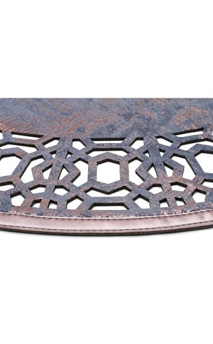 BIANCA BNC 02 MARINE BRONZE Q  Klasik Ve Modern İşleme ve Oymaya Sahip Parlak Bordürlü Suni Deri Halı