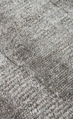 GESSI GES 01 ANTHRACITE  Özel Hav Vermeyen ve Kolay Temizlenebilir Tencel Kullanılarak El Emeği ile Özel Tezgahlarda Üretilen Modern Kara Tezgah Halısı 