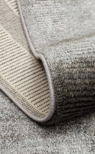 GESSI GES 01 ANTHRACITE  Özel Hav Vermeyen ve Kolay Temizlenebilir Tencel Kullanılarak El Emeği ile Özel Tezgahlarda Üretilen Modern Kara Tezgah Halısı 