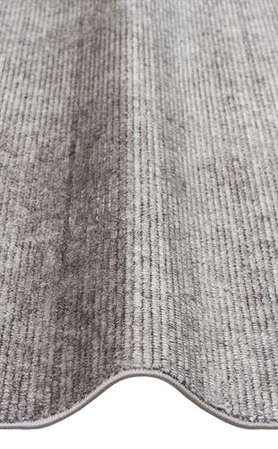 GESSI GES PLAIN ANTRASIT  Özel Hav Vermeyen ve Kolay Temizlenebilir Tencel Kullanılarak El Emeği ile Özel Tezgahlarda Üretilen Modern Kara Tezgah Halısı