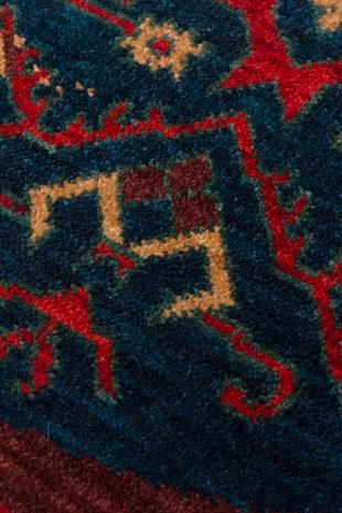 KADIM KDM 02 RED MULTY  Anadolu Motiflerine Sahip Yeni Zellanda Yünü İle Üretilen El Emeği Yüksek Kara Tezgah Halısı