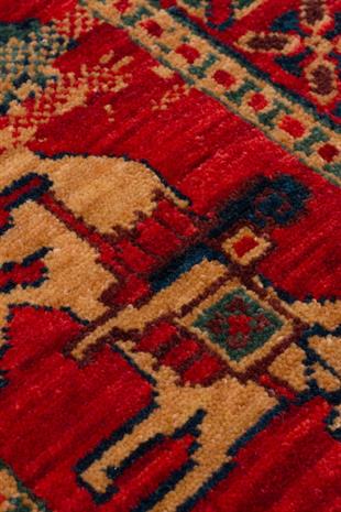 KADIM KDM 08 RED  Anadolu Motiflerine Sahip Yeni Zellanda Yünü İle Üretilen El Emeği Yüksek Kara Tezgah Halısı