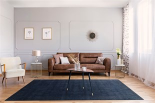 MAJESTY MJ 01 D.NAVY  Düz Desenli El Emeği ile Özel Tezgahlarda Üretilen Yün Viskon Tencel Uşak Halısı