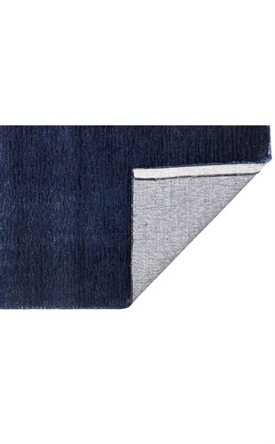 MAJESTY MJ 01 D.NAVY  Düz Desenli El Emeği ile Özel Tezgahlarda Üretilen Yün Viskon Tencel Uşak Halısı