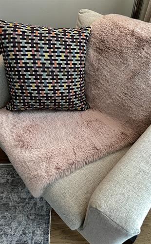 MOLLIS THROW MLS THROW POWDER  Yumuşak Dokulu Uzun Tüylü Yıkanabilir Tavşan Postu