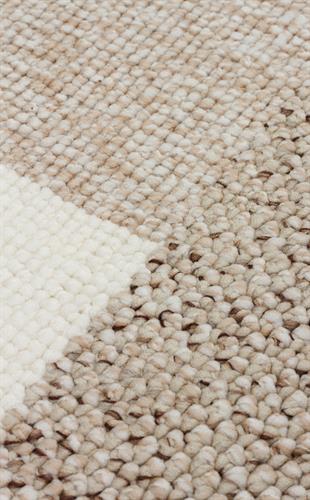 OSLO OSL 07 BEIGE  Hav Vermeyen İpler ile Üretilen Yumuşak Tuşeli Örgü Dokuma Modern Makine Halısı