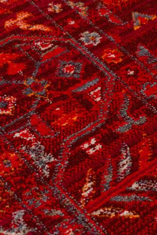 PIETRA PTA 21 RED  Sıcak Renk Tonlarını Etnik Desenler ile Buluşturan Yumuşak Tuşeli Makine Halısı