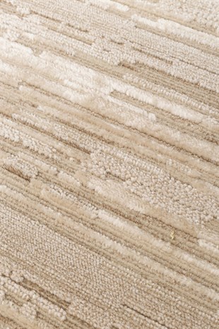 RIVERA RVR 01 BEIGE  Modern ve Klasik Desenli Yüksek Alçak Çift Boyutlu Dokumaya Sahip Yumuşak Tuşeli Makine Halısı