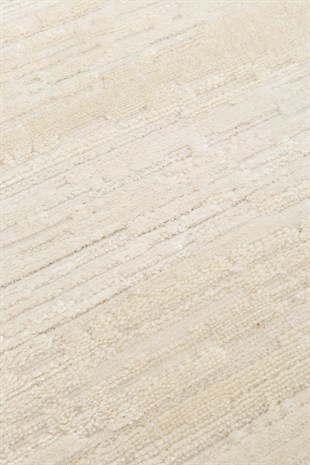 RIVERA RVR 01 WHITE  Modern ve Klasik Desenli Yüksek Alçak Çift Boyutlu Dokumaya Sahip Yumuşak Tuşeli Makine Halısı