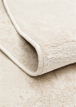 RIVERA RVR 03 WHITE  Modern ve Klasik Desenli Yüksek Alçak Çift Boyutlu Dokumaya Sahip Yumuşak Tuşeli Makine Halısı