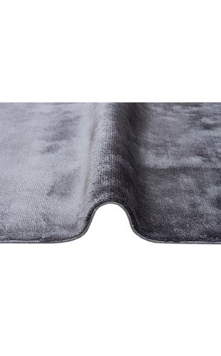 VELVET VT PLAIN ANTRASIT  Düz Renk El Emeği ile Özel Tezgahlarda Üretilen Viskon Uşak Halısı