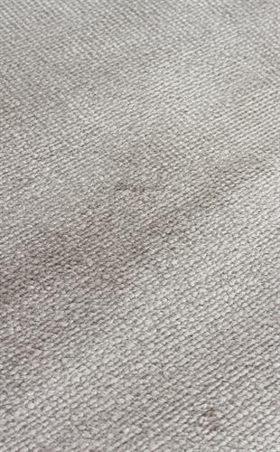 VELVET VT PLAIN SILVER  Düz Renk El Emeği ile Özel Tezgahlarda Üretilen Viskon Uşak Halısı
