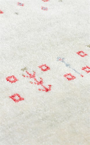 ZARA ZR 06 BEIGE Q  Otantik Desenli Özel Hav Vermeyen ve Kolay Temizlenebilir Tensel Kullanılarak El Emeği ile Özel Tezgahlarda Üretilen Modern Uşak Halısı