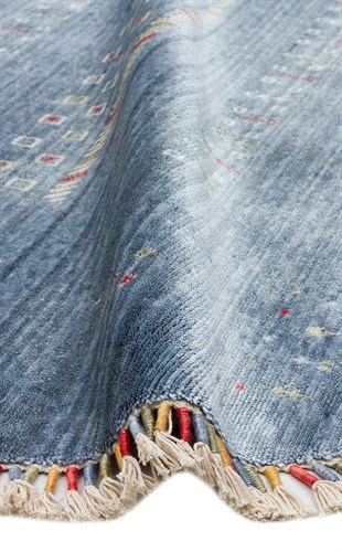 ZARA ZR 06 BLUE Q  Otantik Desenli Özel Hav Vermeyen ve Kolay Temizlenebilir Tensel Kullanılarak El Emeği ile Özel Tezgahlarda Üretilen Modern Uşak Halısı