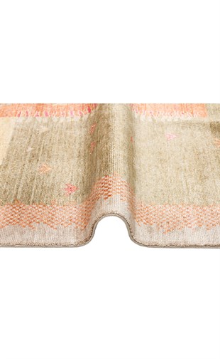 ZARA ZR 07 BEIGE AUTUMN  Otantik Desenli Özel Hav Vermeyen ve Kolay Temizlenebilir Tensel Kullanılarak El Emeği ile Özel Tezgahlarda Üretilen Modern Uşak Halısı