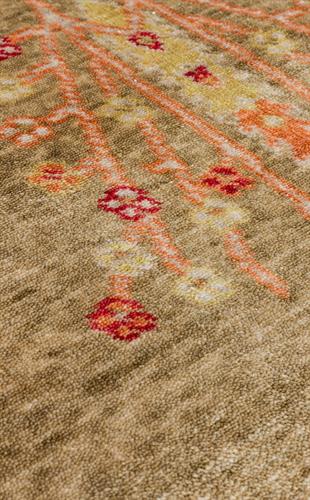 ZARA ZR 08 GREEN AUTUMN  Otantik Desenli Özel Hav Vermeyen ve Kolay Temizlenebilir Tensel Kullanılarak El Emeği ile Özel Tezgahlarda Üretilen Modern Uşak Halısı