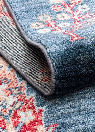 ZARA ZR 08 NAVY TURQUOISE Otantik Desenli Özel Hav Vermeyen ve Kolay Temizlenebilir Tensel Kullanılarak El Emeği ile Özel Tezgahlarda Üretilen Modern Uşak Halısı 