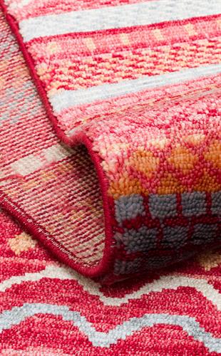 ZARA ZR 18 RED MULTY  Otantik Desenli Özel Hav Vermeyen ve Kolay Temizlenebilir Tensel Kullanılarak El Emeği ile Özel Tezgahlarda Üretilen Modern Uşak Halısı