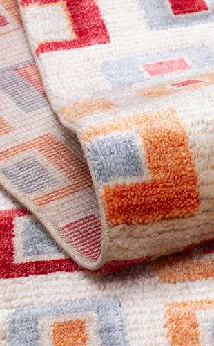 ZARA ZR 21 BEIGE MULTY  Otantik Desenli Özel Hav Vermeyen ve Kolay Temizlenebilir Tensel Kullanılarak El Emeği ile Özel Tezgahlarda Üretilen Modern Uşak Halısı