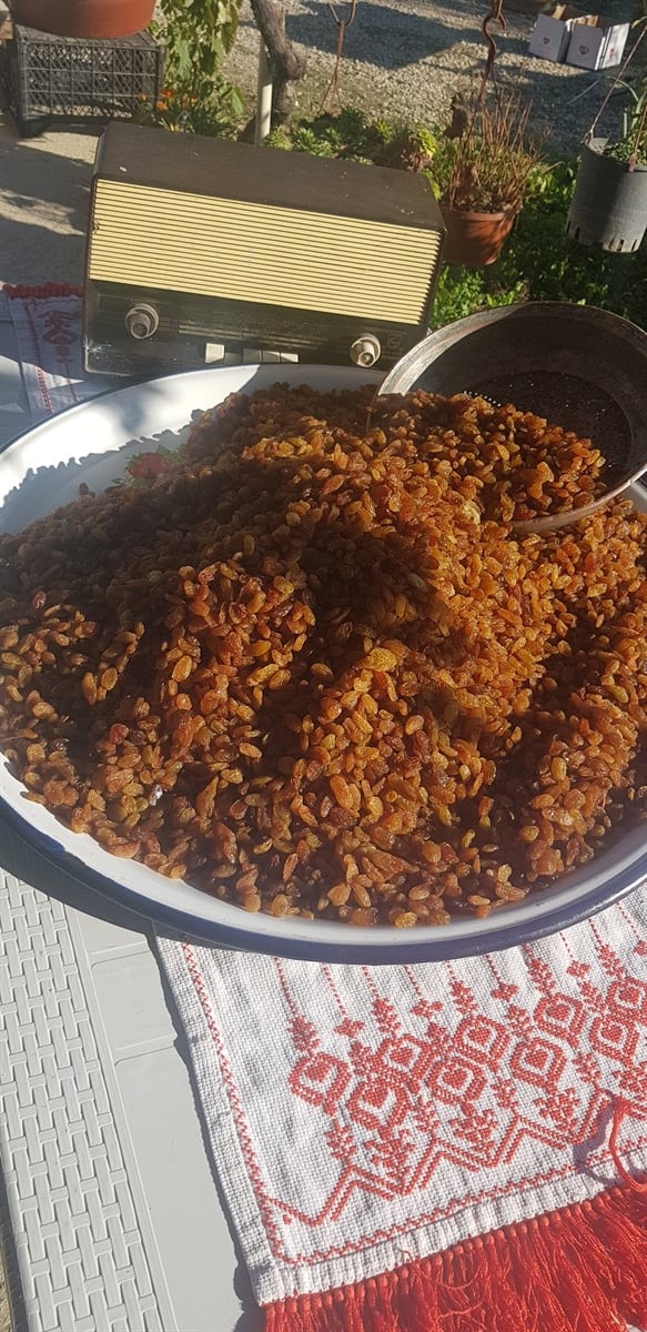 ÇEKİRDEKSİZ KURU ÜZÜM   (1 KG)