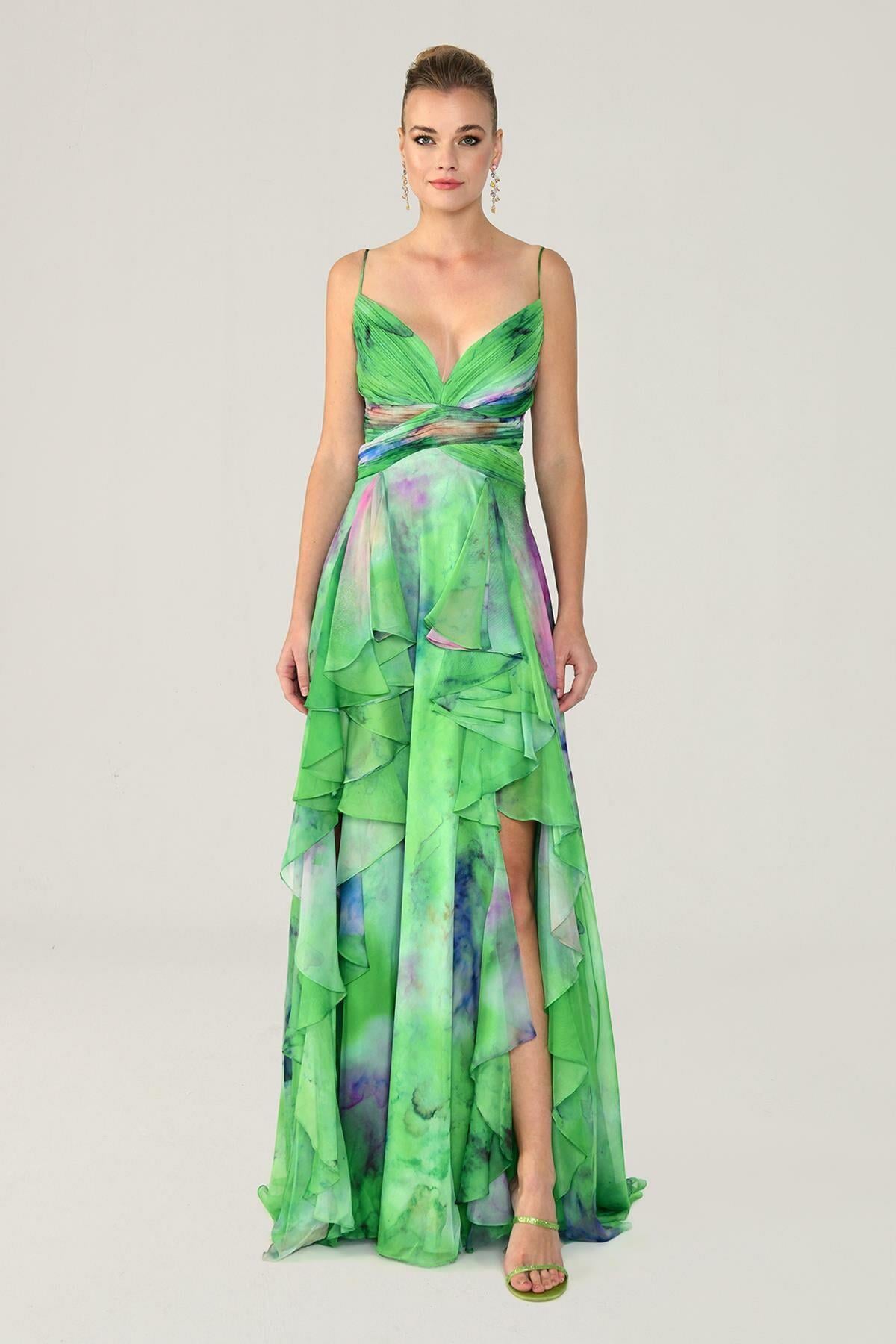 HANZADE ALTAYLIİp Askılı Sırttan Bağlamalı Çift Yırtmaçlı Desenli Uzun Elbise