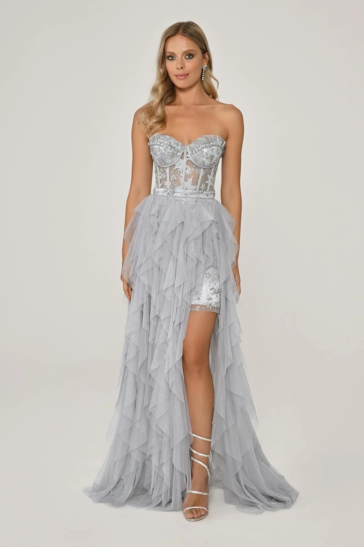 HANZADE ALTAYLIStraplez Bel Transparan Katlı Tül Etek Uzun Abiye Elbise