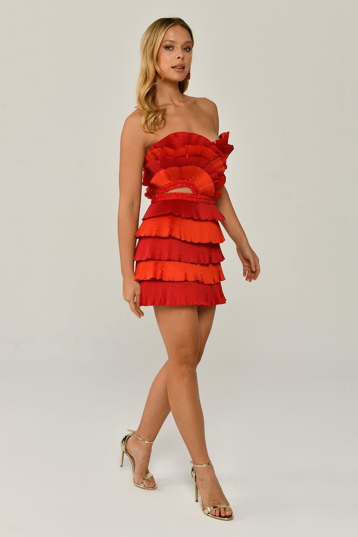 HANZADE ALTAYLIStraplez Katlı Pliseli Tafta Kısa Elbise