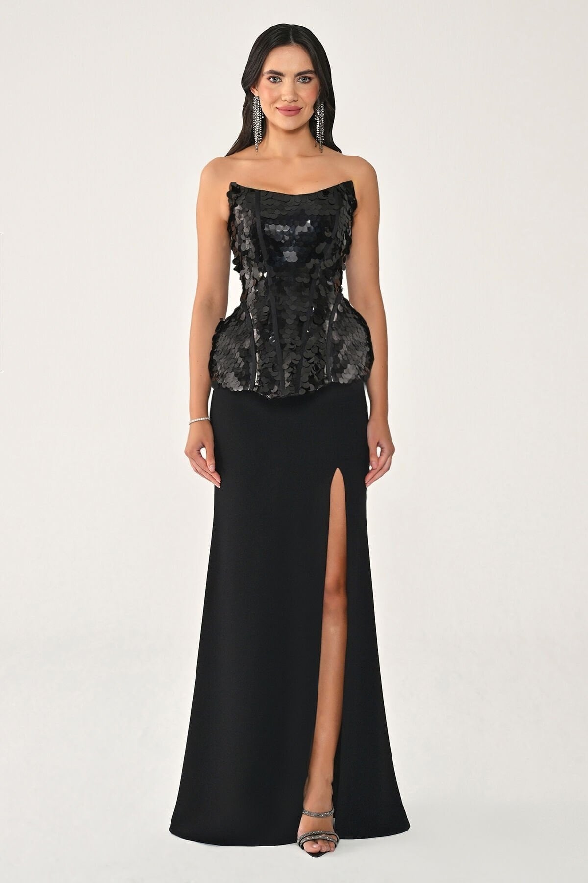 ALFABETAStraplez Üstü Pullu Payet Eteği Örme Kumaş Uzun Abiye Elbise