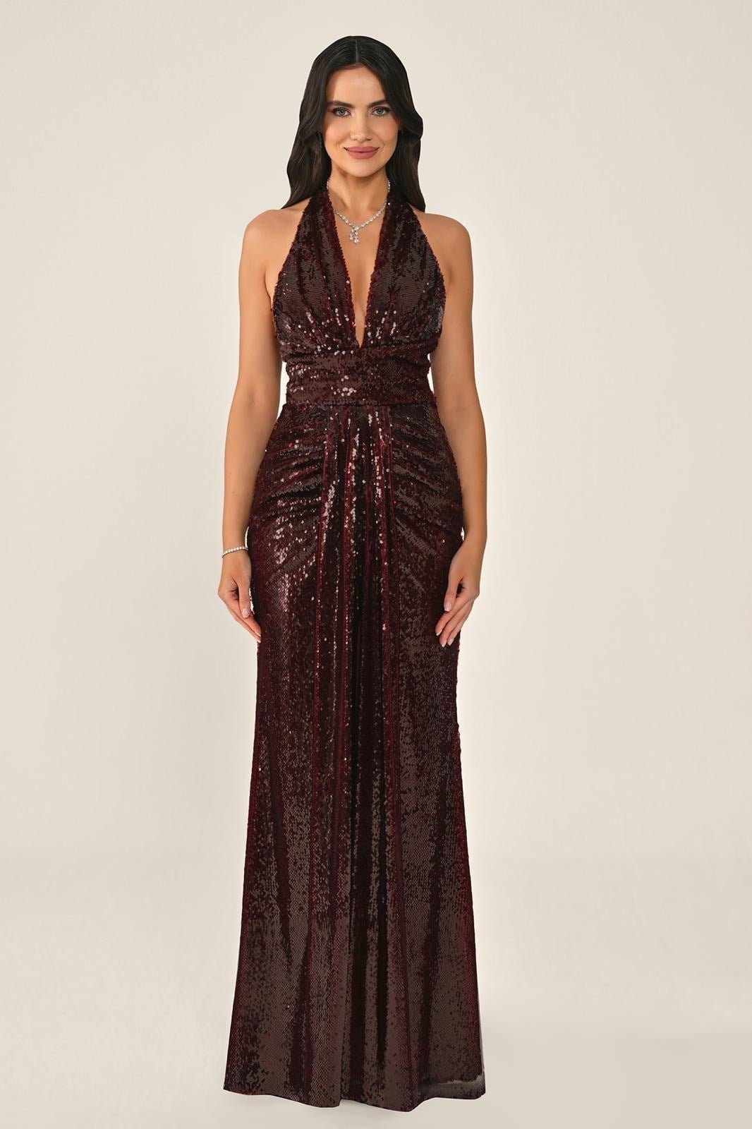 ALFABETABoyundan Askılı V Yaka Drapeli Payet Uzun Abiye Elbise