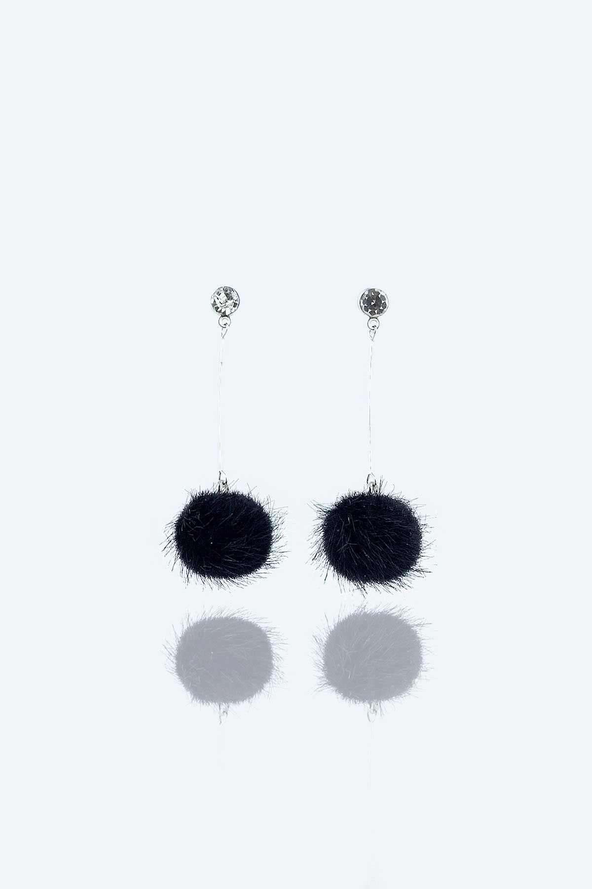 PELUŞ TAŞLI KADIN KÜPE