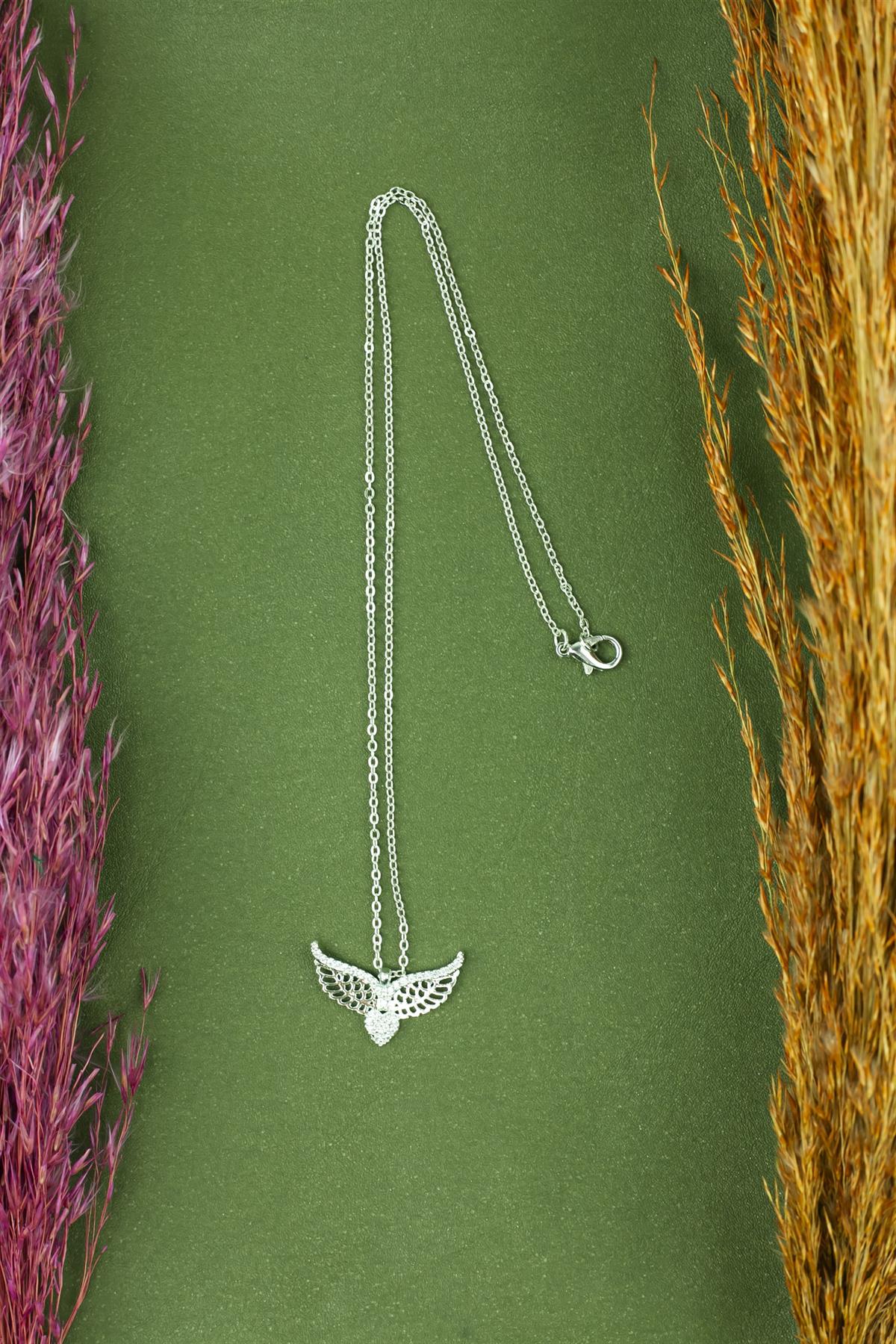 Gümüş Renk Kanatlı Figürlü Zirkon Kolye 4455