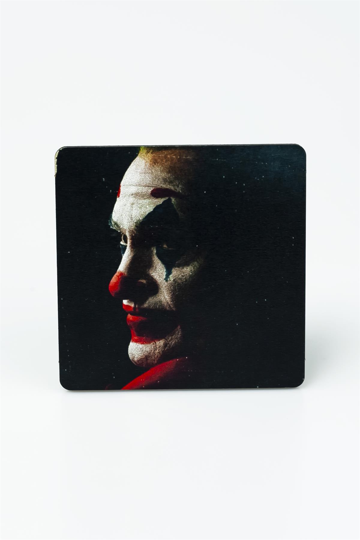 Joker Baskılı Ahşap Bardak Altlığı 3345