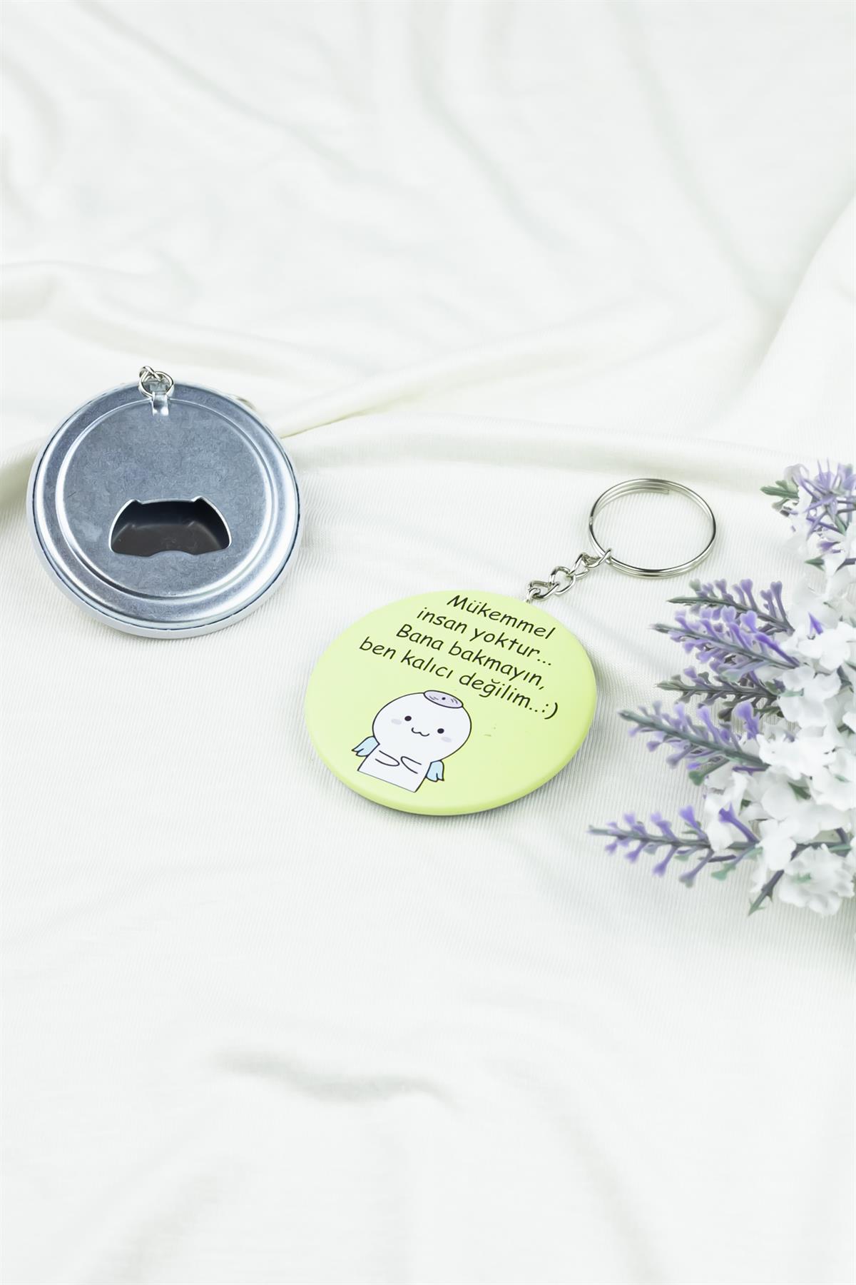 Kendini Beğenmiş Komik Baskılı Açacaklı Anahtarlık 3858