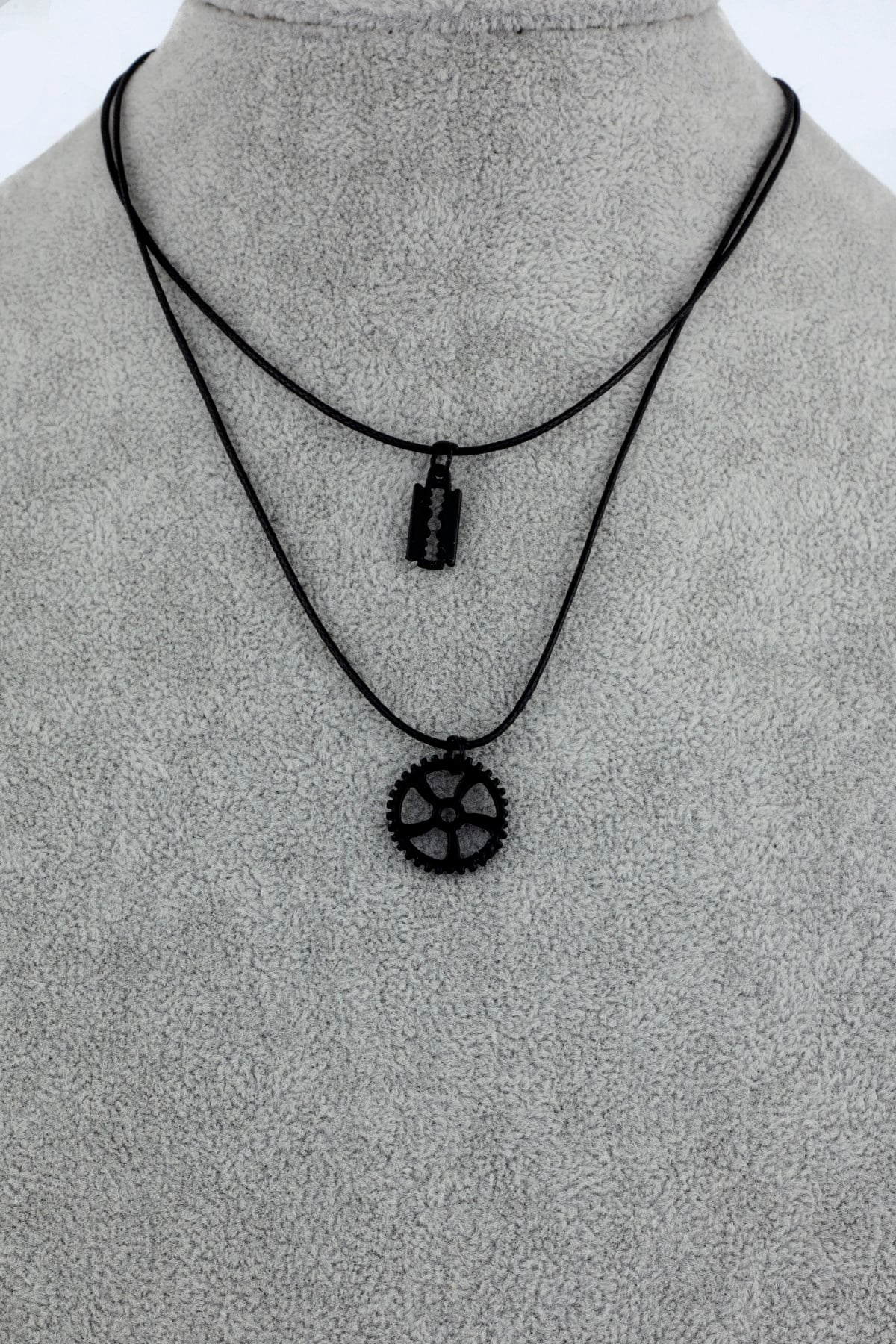 SİYAH SİLİNDİR KOLYE MODELİ