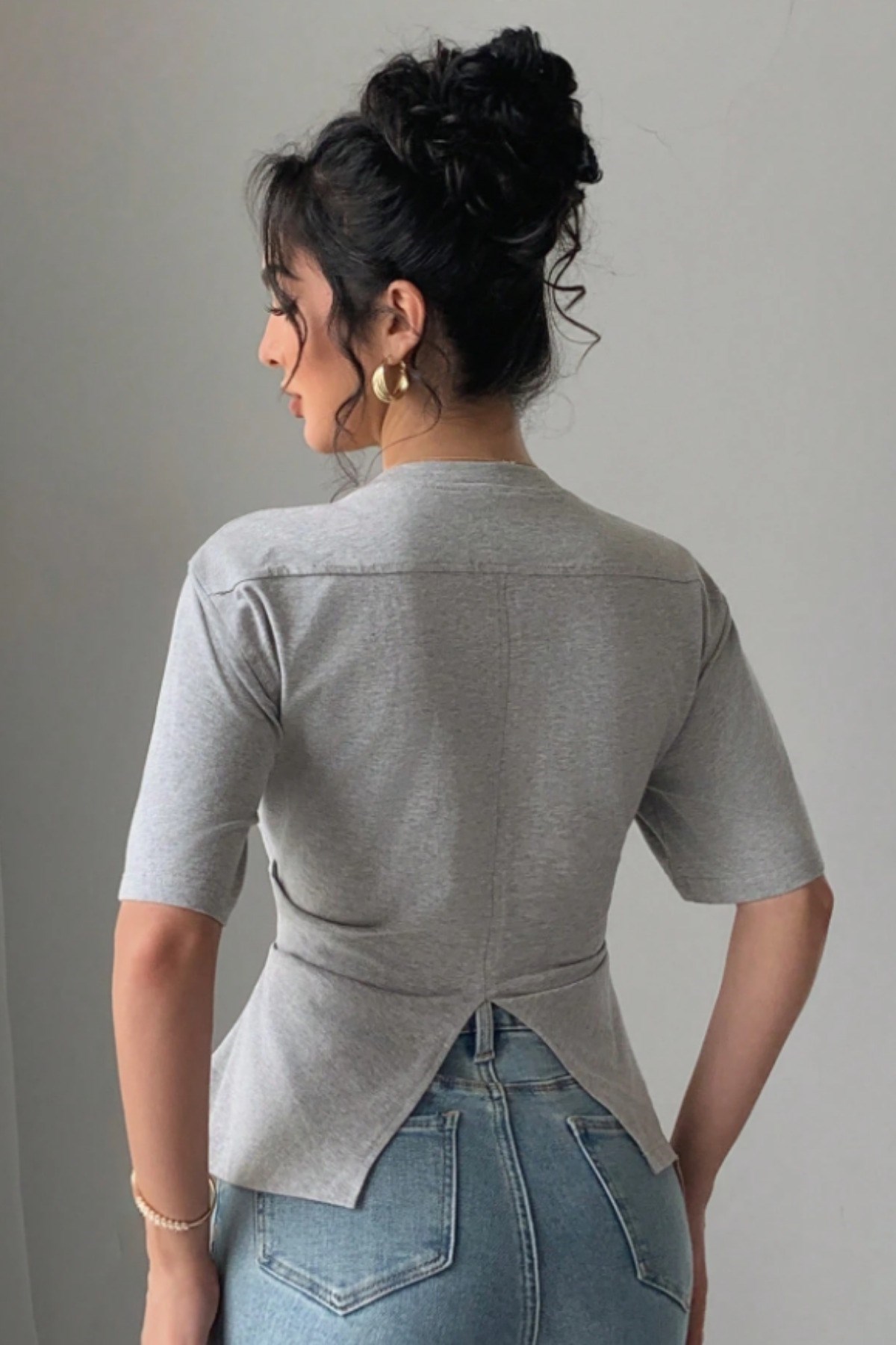 Kadın Kısa Kollu Sırt Dekolteli Slim Fit Bluz/T-Shirt