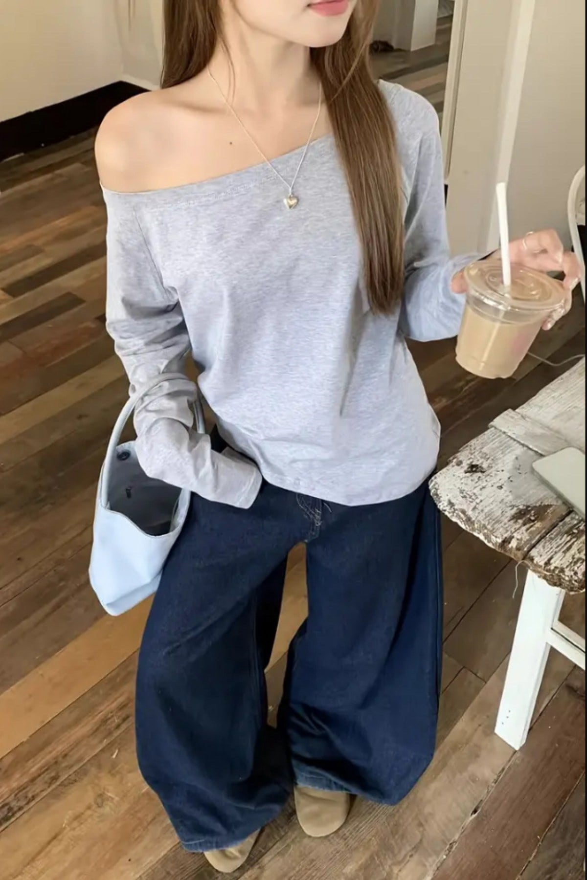 Kadın Düşük Omuz Kayık Yaka Oversize Uzun Kollu T-Shirt