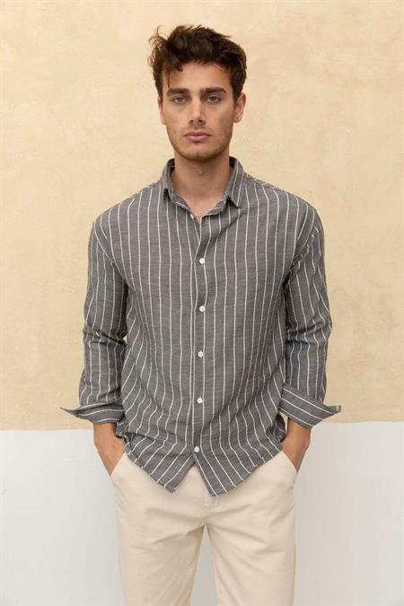 Erkek  Krem Relax Fit Çizgi Detay Gömlek