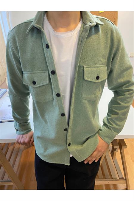 Kırık Beyaz Erkek Slim Fit Düğmeli Yaka Çift Cepli Düz Oduncu Gömlek