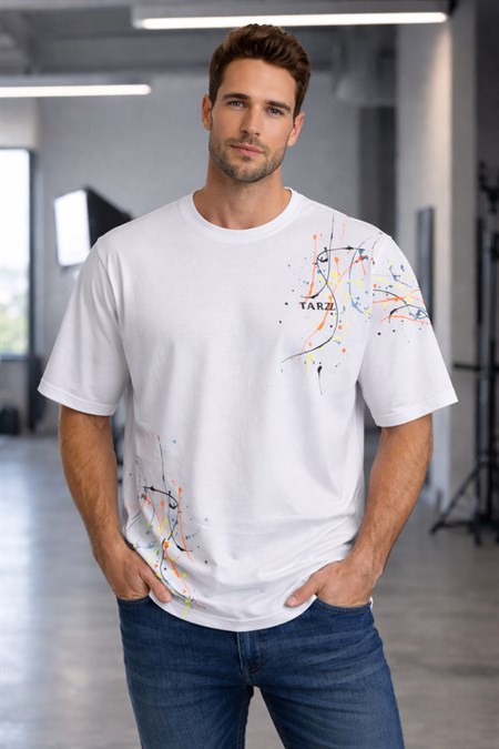 Erkek Oversize Baskılı Tişört – Renkli Boya Desenli Modern Streetwear